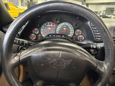 Used 2004 Chevrolet Corvette Convertible w/ Preferred Equipment Group image 52