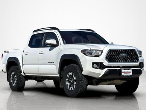 Used 2018 Toyota Tacoma TRD Off-Road image 7