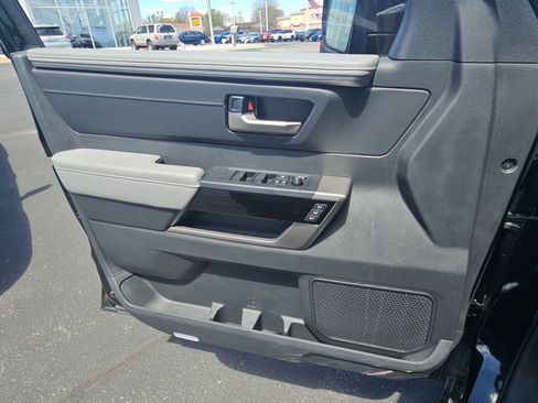 Used 2024 Toyota Tundra Limited AWD/4WD image 24