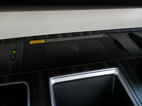 Certified 2024 Toyota Sienna Platinum image 29