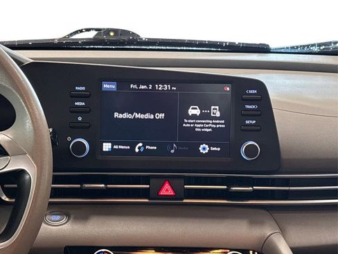 Used 2021 Hyundai Elantra SEL image 17