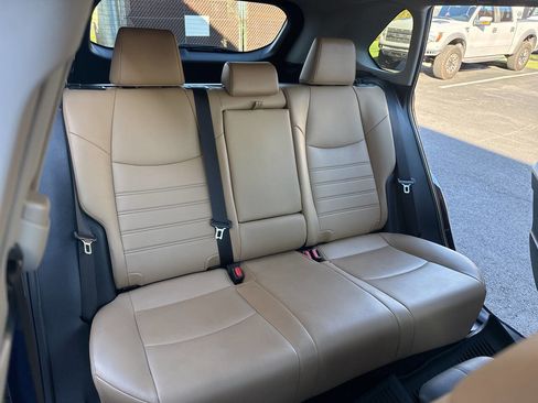 Used 2020 Toyota RAV4 XLE Premium image 32