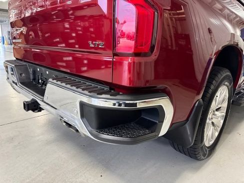 Used 2019 Chevrolet Silverado 1500 LTZ AWD/4WD image 16