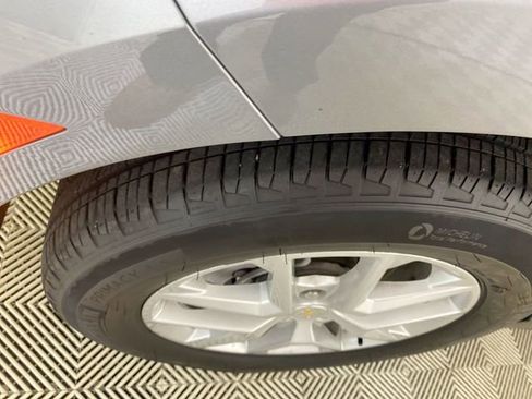 Used 2023 Chevrolet Equinox LT FWD image 23