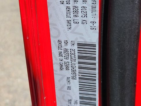Used 2016 Dodge Challenger SRT RWD image 24