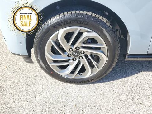 New 2025 Lincoln Navigator Reserve image 10