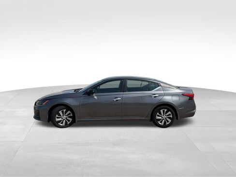 Used 2024 Nissan Altima 2.5 S FWD image 3