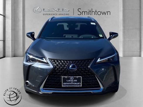 Used 2023 Lexus UX 250h AWD w/ Premium Package image 2