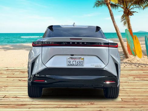 Used 2023 Lexus RZ 450e Premium w/ Accessory Package (Z1) image 5