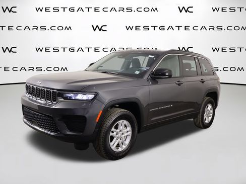 Used 2025 Jeep Grand Cherokee Laredo RWD image 1