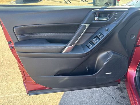Used 2017 Subaru Forester 2.5i Touring AWD/4WD image 21