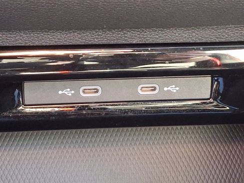 Used 2025 Volkswagen GTI SE image 24