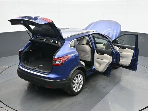 Used 2022 Nissan Rogue Sport SV w/ Technology Package image 39