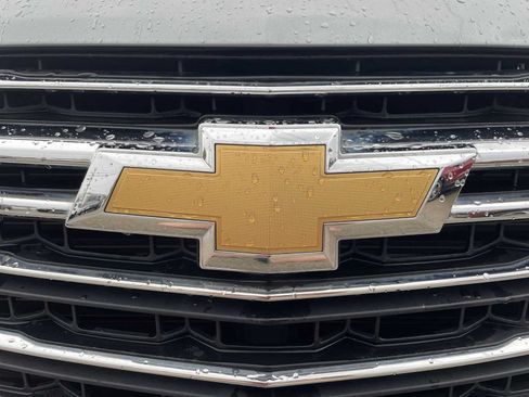 Used 2023 Chevrolet Traverse LT FWD image 30