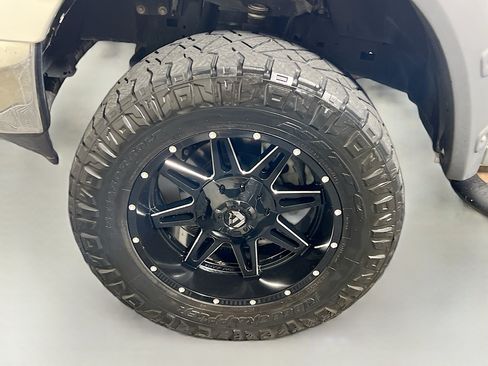 Used 2019 RAM 1500 Classic SLT AWD/4WD image 13