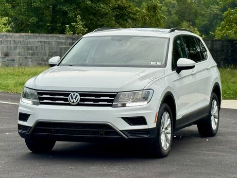 Used 2018 Volkswagen Tiguan SE AWD/4WD image 3