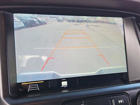 Certified 2022 Chevrolet Colorado Z71 w/ Safety Package AWD/4WD image 19