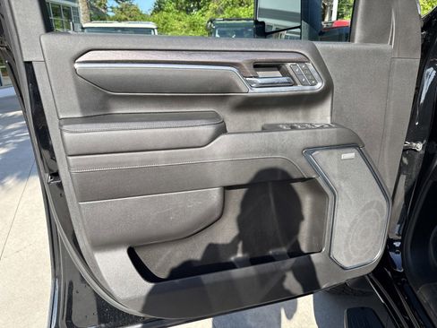 Used 2024 Chevrolet Silverado 2500 LTZ w/ LTZ Convenience Package image 18