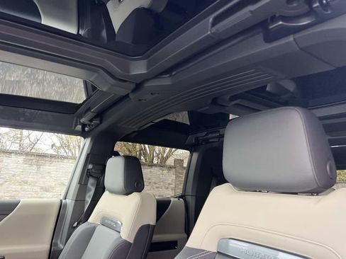 Used 2026 GMC Hummer EV SUV AWD/4WD image 19