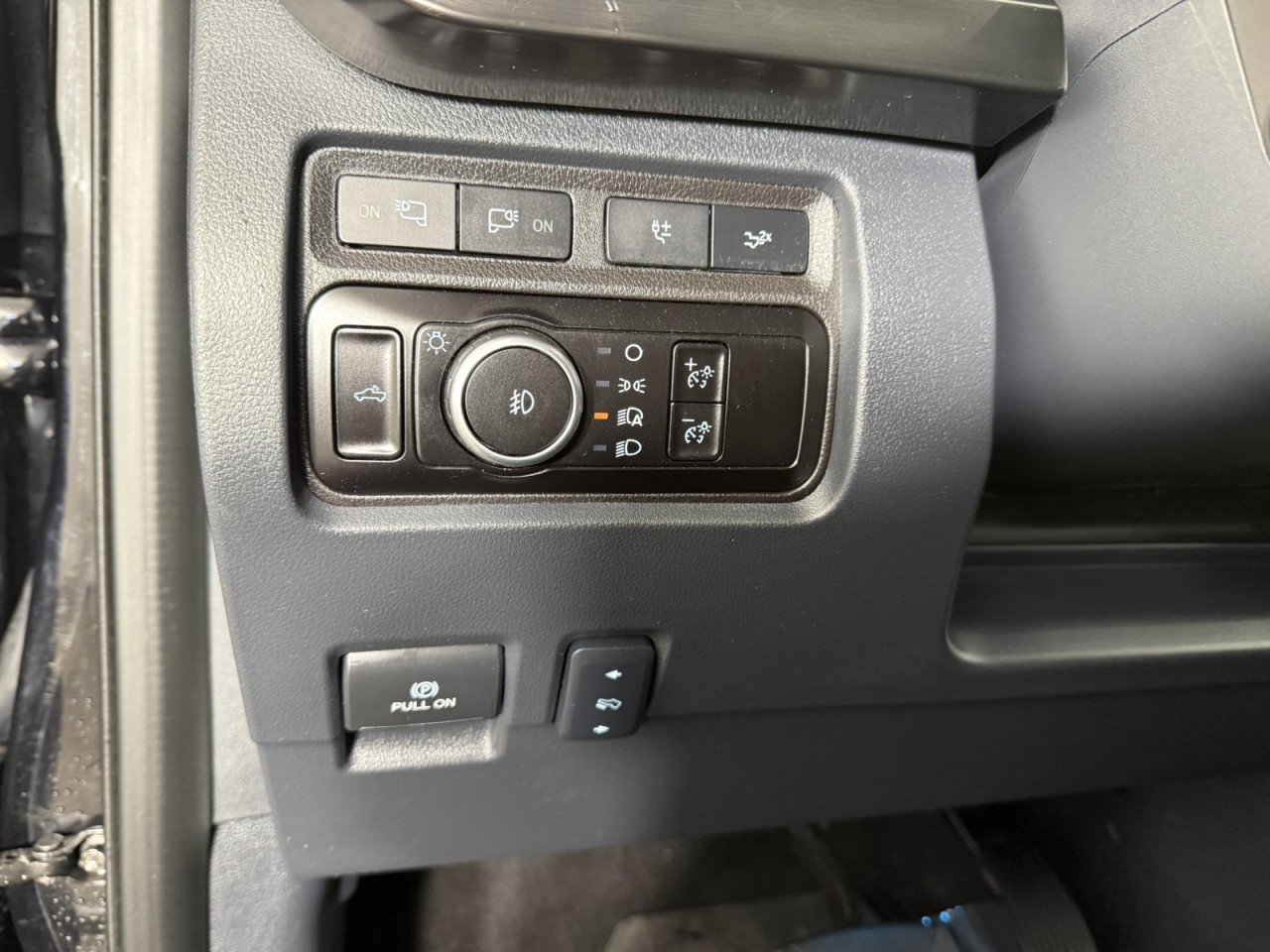 Used 2024 Ford F250 Lariat w/ Lariat Ultimate Package AWD/4WD image 22