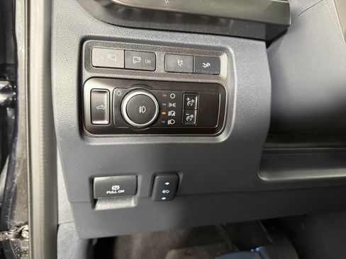 Used 2024 Ford F250 Lariat w/ Lariat Ultimate Package AWD/4WD image 22