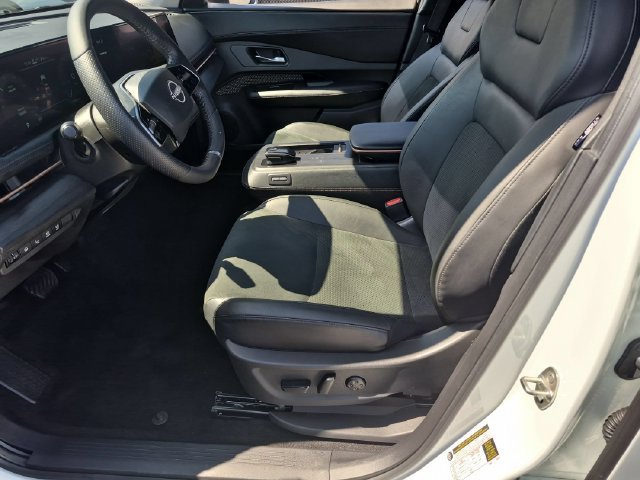 Used 2024 Nissan Ariya FWD image 13