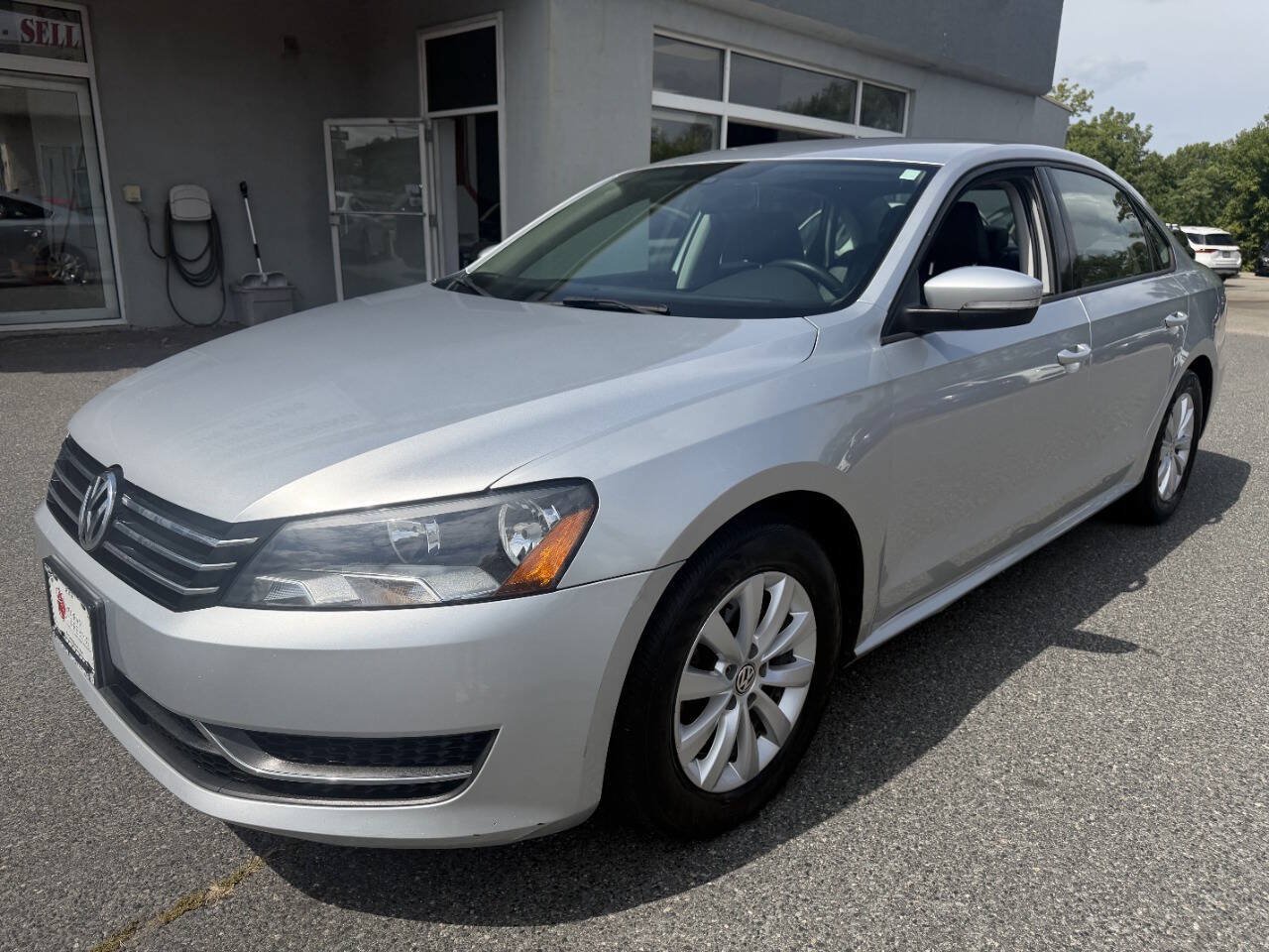 Used 2014 Volkswagen Passat 1.8T Wolfsburg Edition FWD image 4