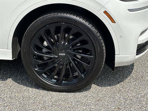 Certified 2022 Lincoln Aviator Reserve w/ Equipment Group 201A AWD/4WD image 6