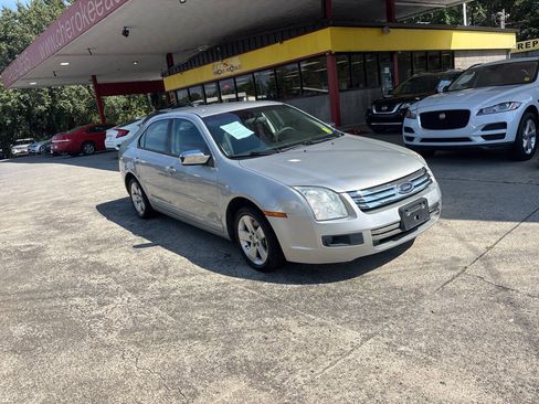 Used 2009 Ford Fusion SE FWD image 2