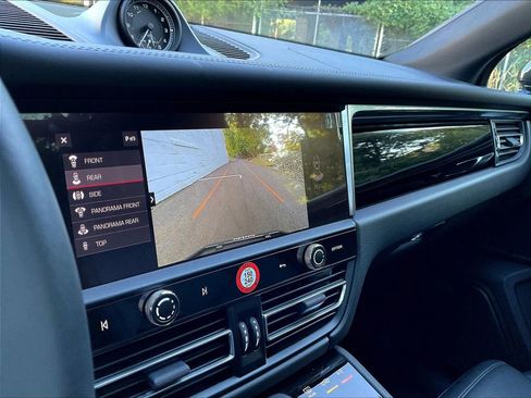 Certified 2025 Porsche Macan image 26