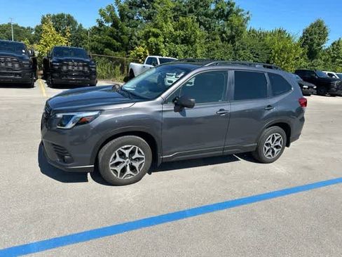 Used 2023 Subaru Forester Premium AWD/4WD image 18