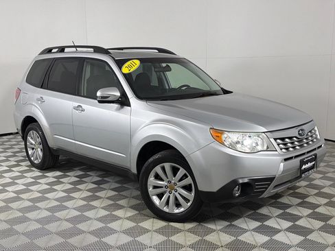 Used 2011 Subaru Forester 2.5X Touring image 2