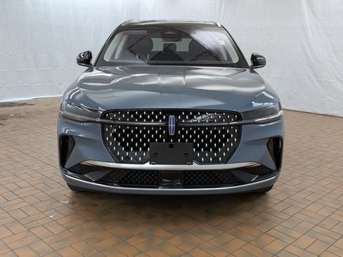 Used 2025 Lincoln Nautilus Reserve AWD/4WD image 2
