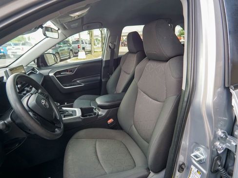 Used 2024 Toyota RAV4 XLE FWD image 18