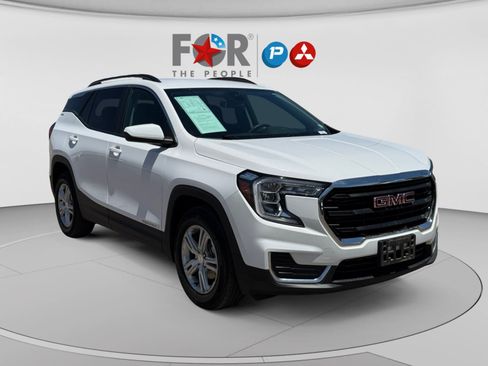 Used 2024 GMC Terrain SLE w/ Driver Convenience Package FWD image 7
