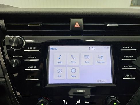 Used 2020 Toyota Camry SE image 13