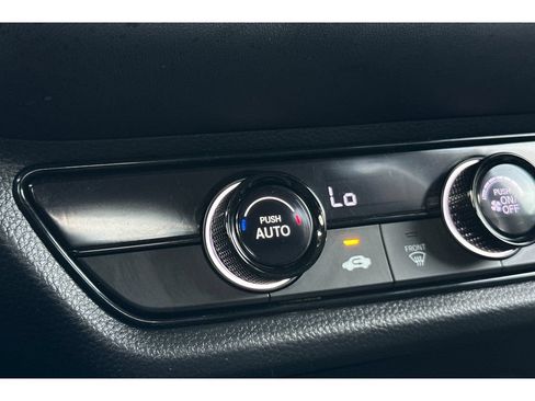 Used 2025 Honda HR-V LX image 29