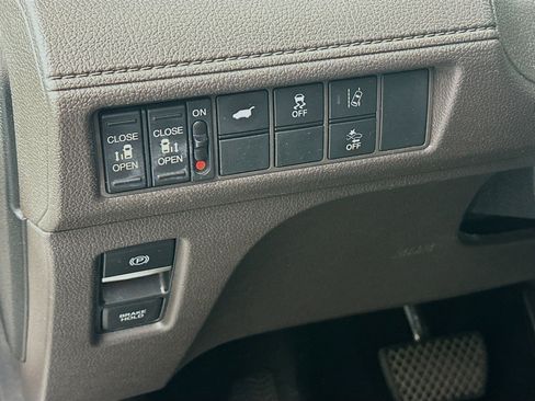 Used 2018 Honda Odyssey EX-L image 16