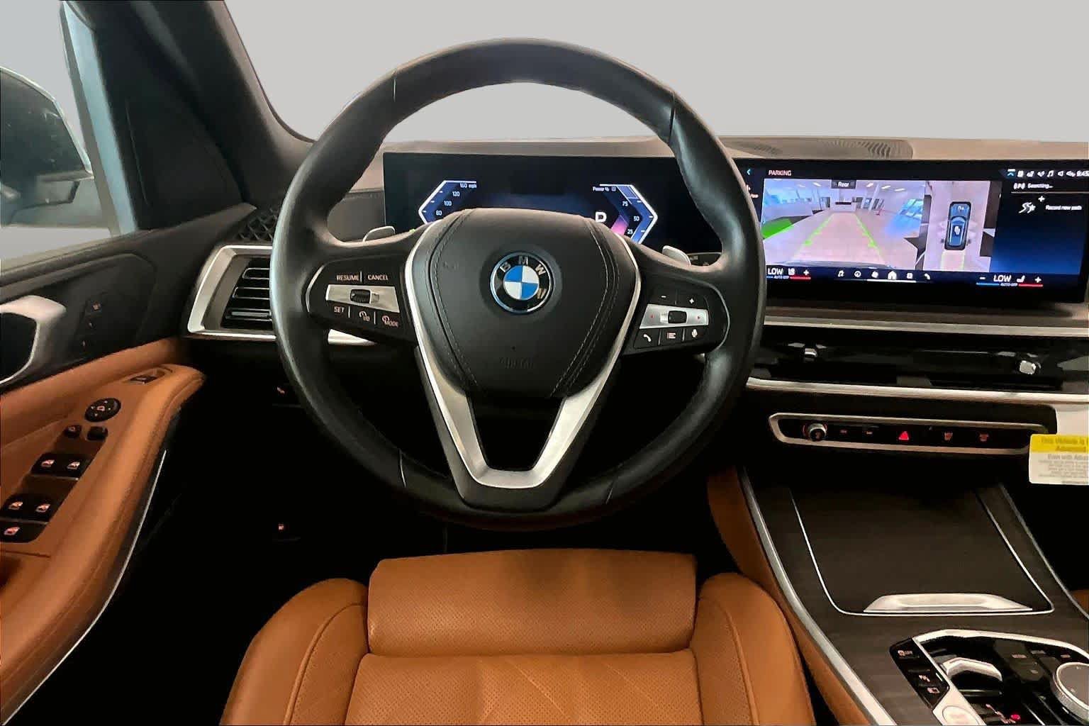 Used 2024 BMW X5 xDrive50e w/ Parking Assistance Package AWD/4WD image 5