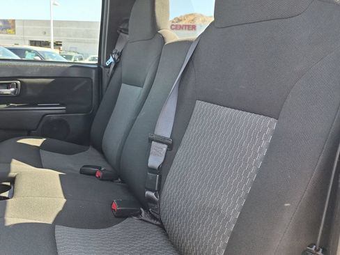 Used 2011 Chevrolet Colorado LT RWD image 15