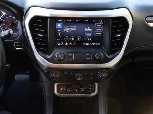 Used 2021 GMC Acadia SLT w/ Premium Package image 26