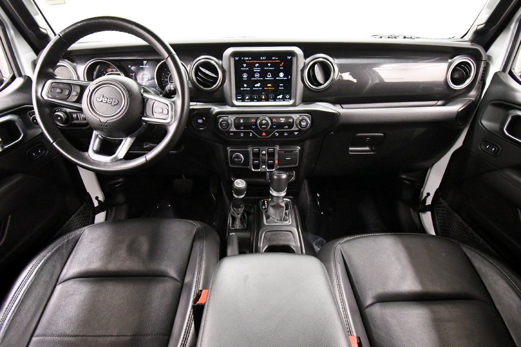 Used 2021 Jeep Wrangler Unlimited Sahara AWD/4WD image 3