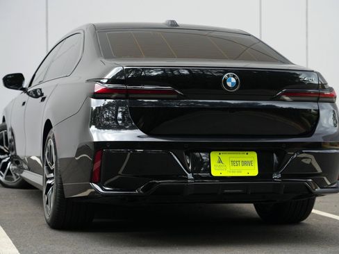 Used 2023 BMW 740i RWD image 5