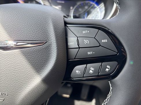 New 2026 Chrysler Pacifica Select w/ S Appearance Package FWD image 26