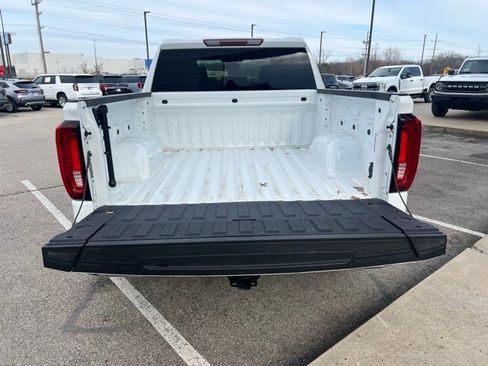 Used 2025 GMC Sierra 1500 SLT image 5
