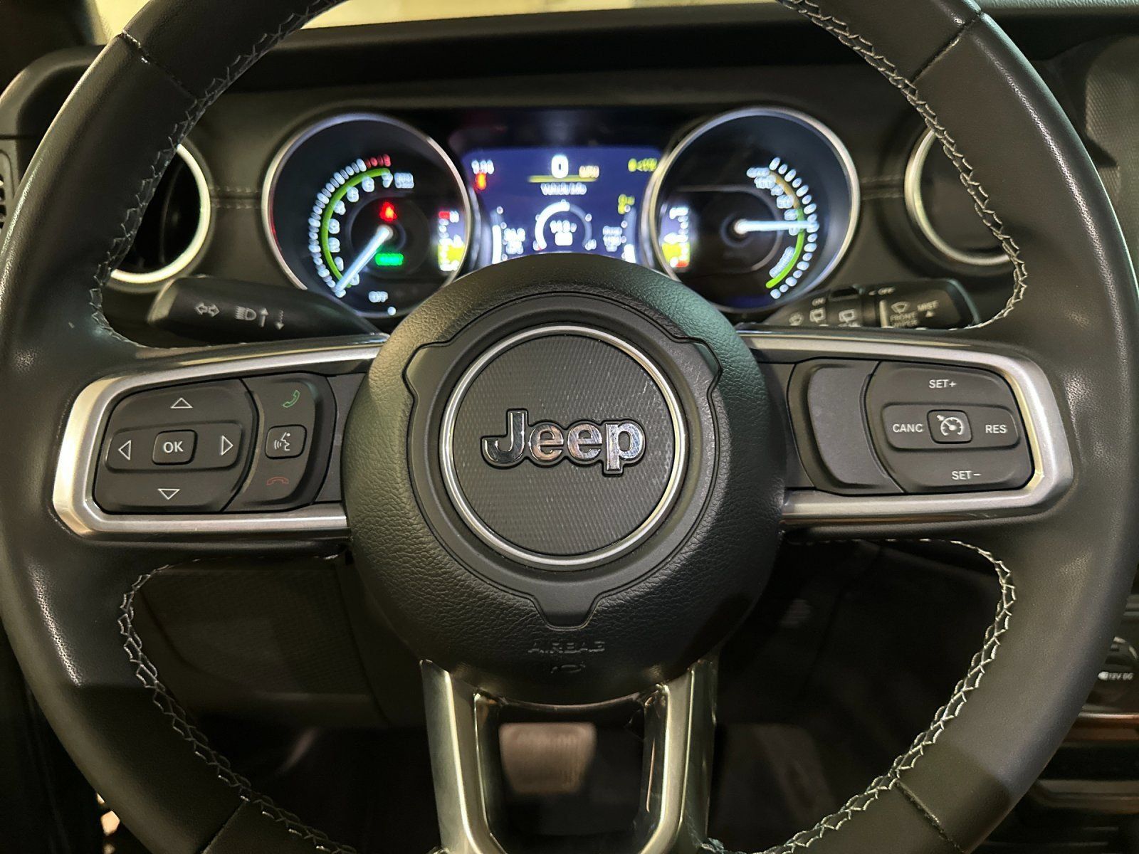 Used 2023 Jeep Wrangler Unlimited Sahara AWD/4WD image 23