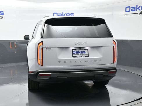 New 2027 Kia Telluride S w/ Towing Package FWD image 7