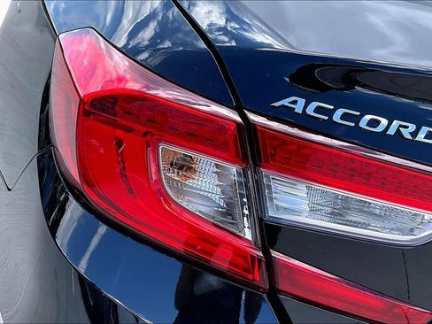 Used 2020 Honda Accord EX image 25