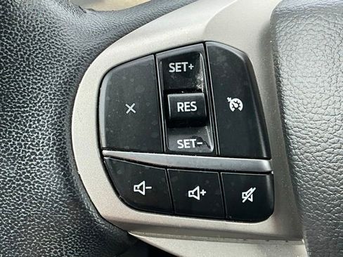 Used 2023 Ford Explorer XLT RWD image 30