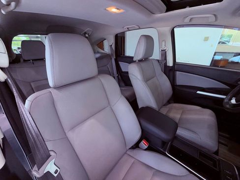 Used 2016 Honda CR-V Touring image 10